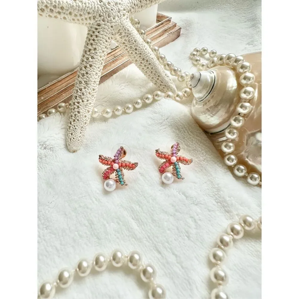 Multicolor starfish with faux pearl stud earrings ￼